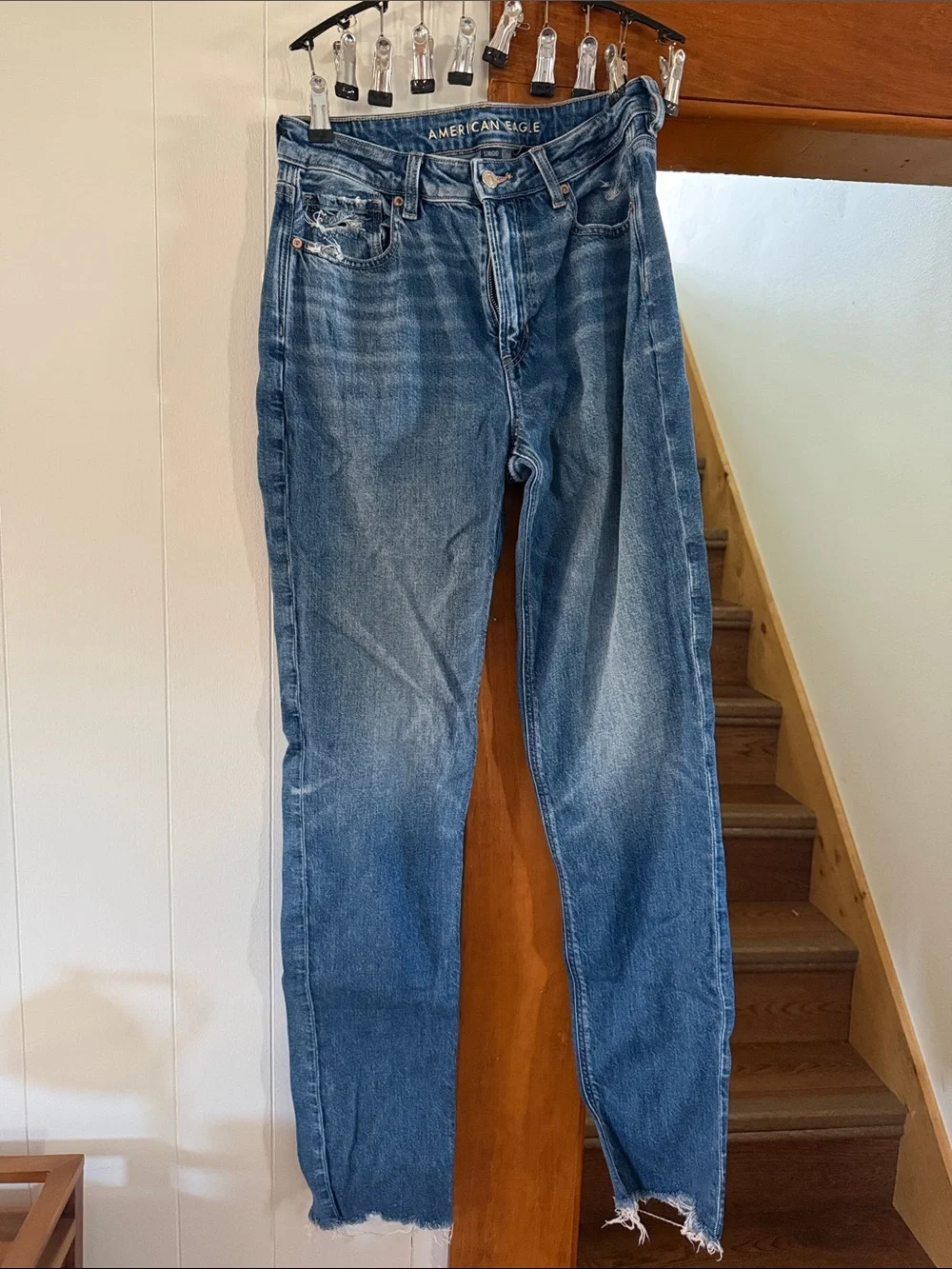 American Eagle Outfitters Straight Leg Jeans in Medium Blue Wash